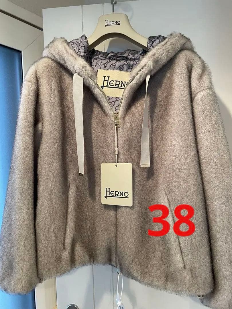 ヘルノ　エコファージャケット　サイズ38