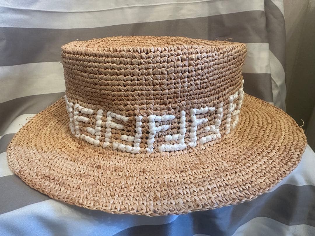 【人気・完売】FENDI フェンディ ベージュ ラフィアハット 麦わら ストロー