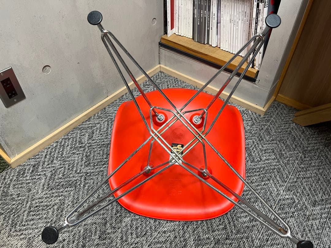 Vitra ヴィトラ　サイドシェルチェア 赤　エッフェルベース イームズ