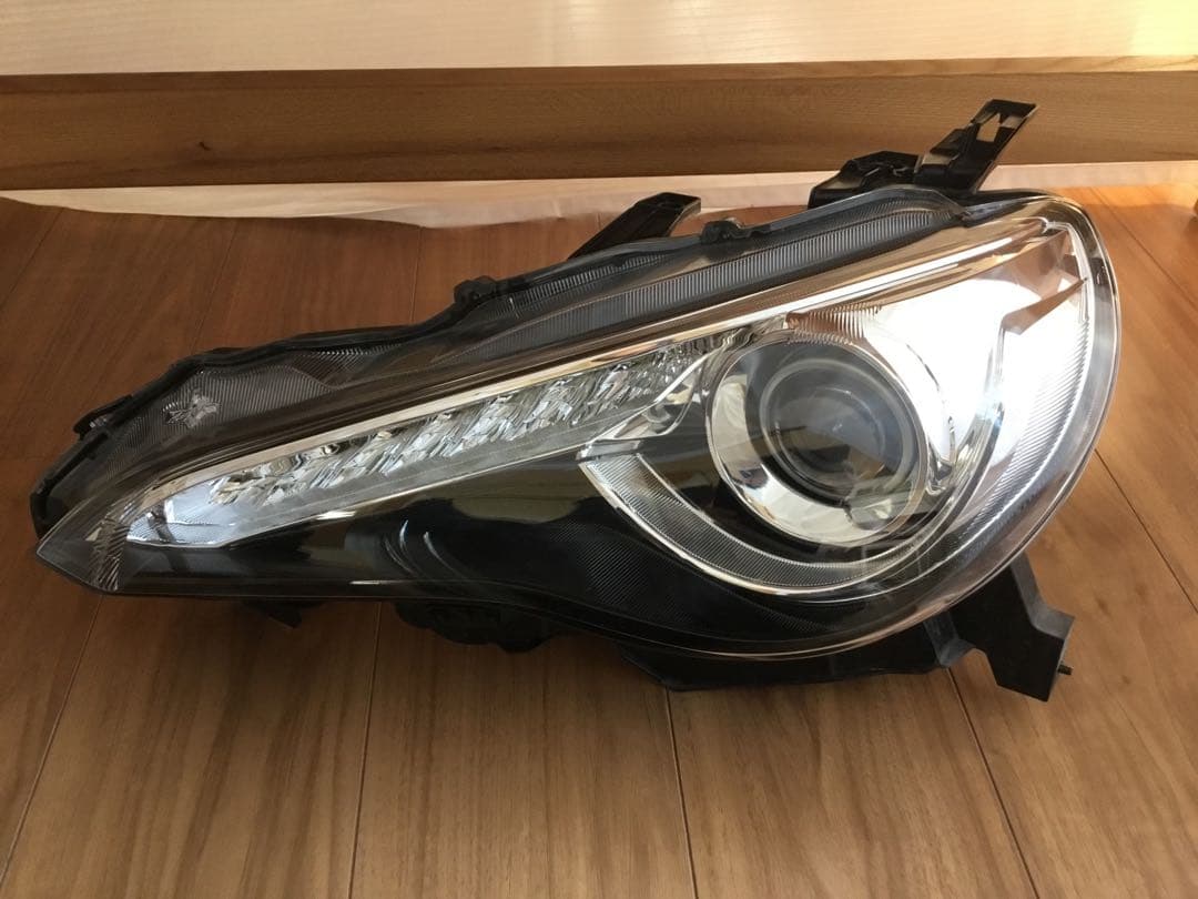 トヨタ　86　純正ヘッドライト左右SET　DBA-ZN6
