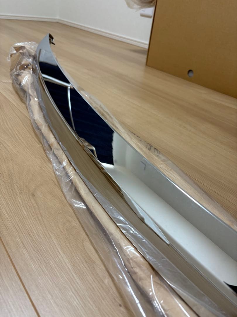 ハリアー60系後期　メッキボンネットフードモー