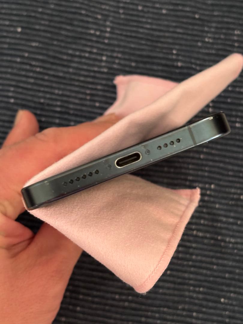 iPhone15 Pro Max 1TB 　US版　中古　シャッター音無し！　③