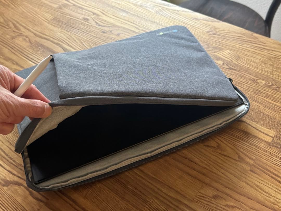 17インチ モバイルモニター