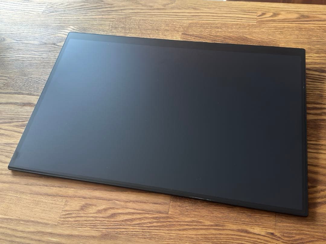 17インチ モバイルモニター