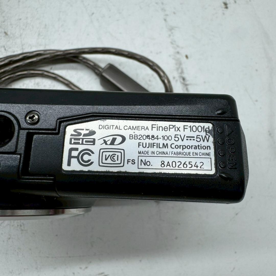 T◆　FUZIFILM　Finepix　ブラック　Ｆ100fd　デジタルカメラ