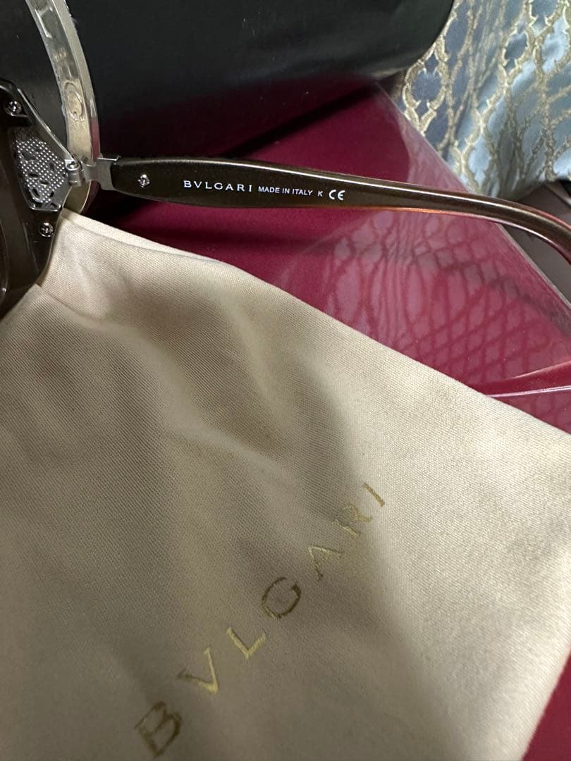 マロン様 新品. 未使用 BVLGARI 装飾付きブラウンおしゃれなサングラス