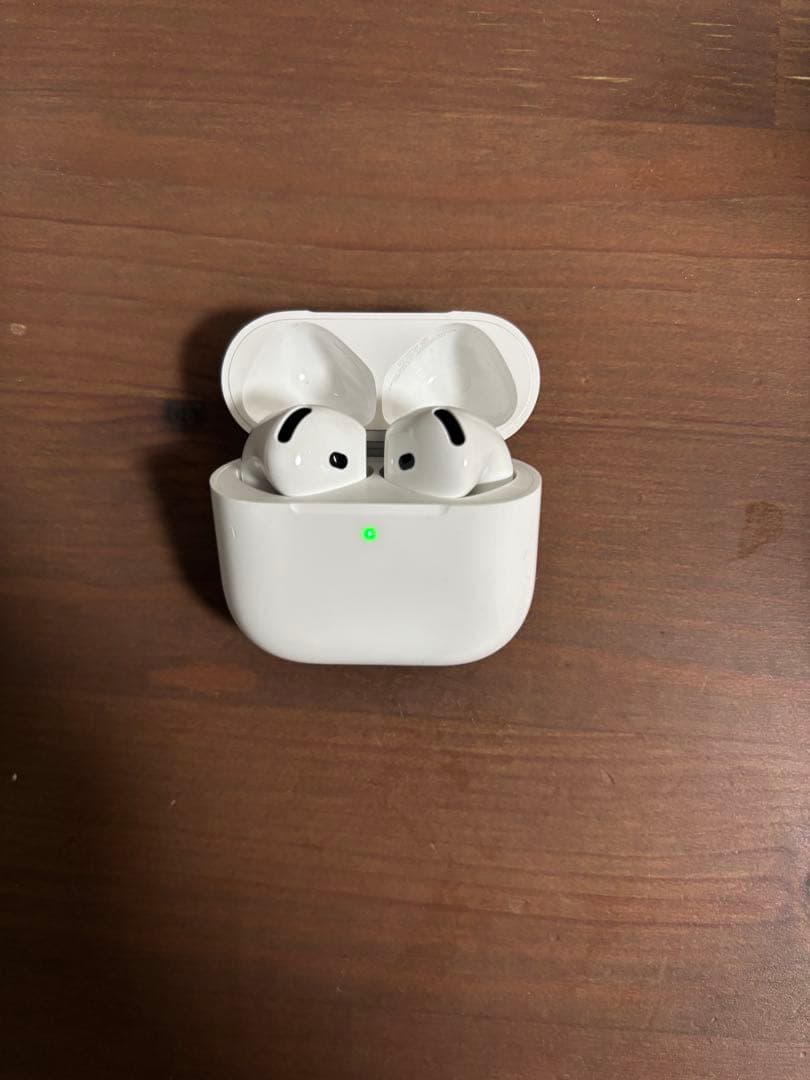 AirPods4 ノイズキャンセリング　本体 ホワイト 充電ケース付き