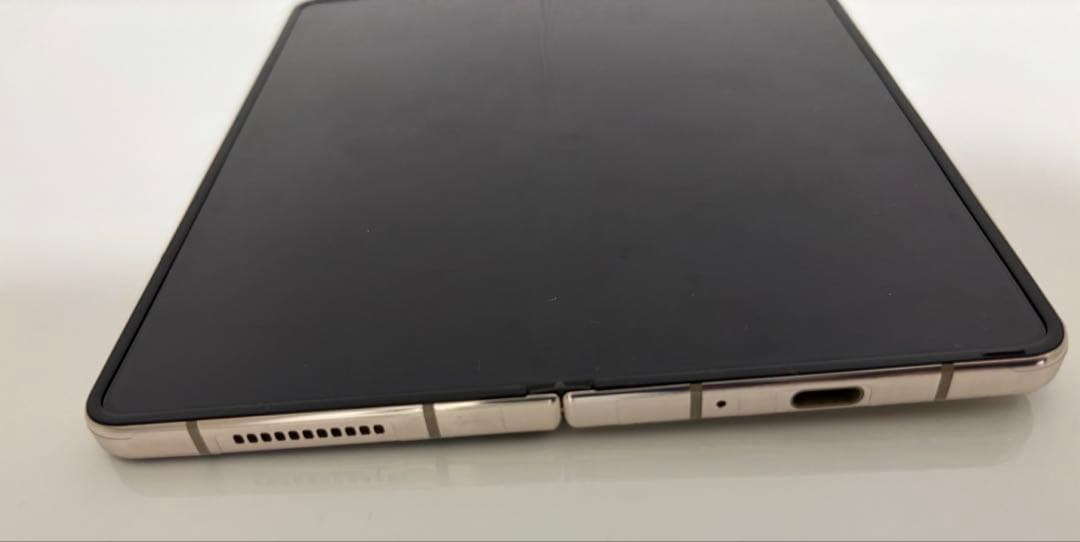 【中古品】Galaxy Z Fold 4 香港版 256GB ベージュ色