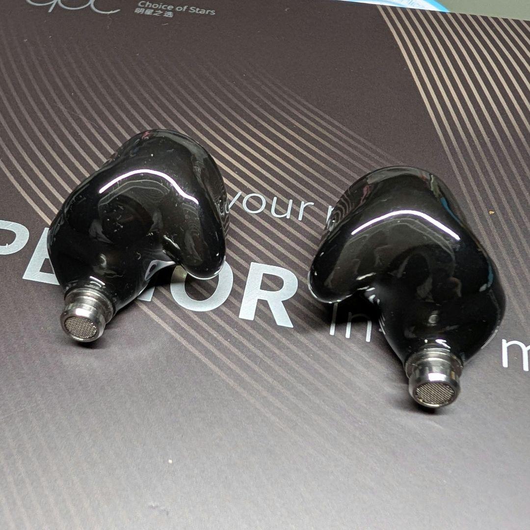 イヤホン qdc SUPERIOR Piano Black + 4.4mm Cable