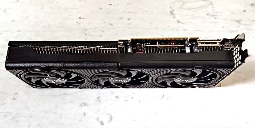 【3連ファン】Palit GeForce RTX5060Ti (16GB)