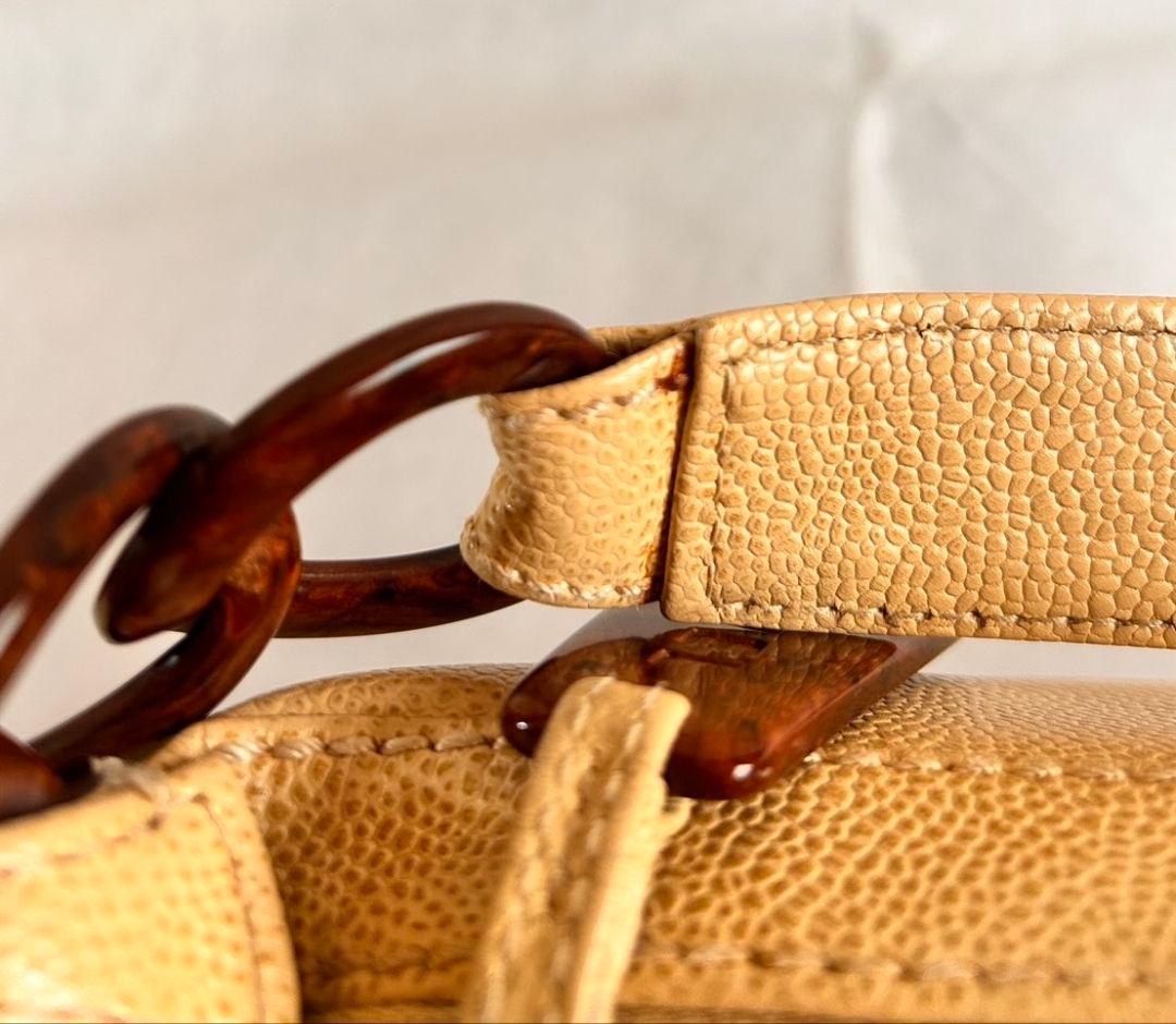 CHANEL ベージュ べっ甲風バッグ