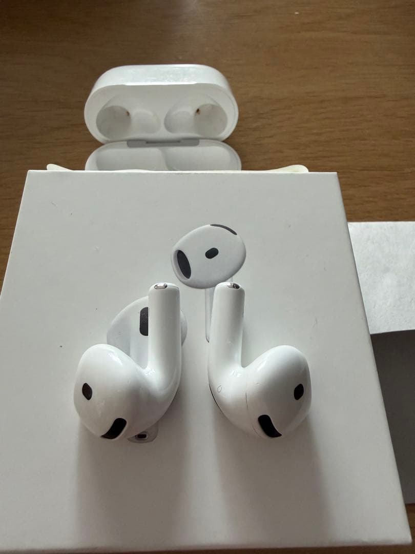 .*様 Apple AirPods 4 アクティブノイズキャンセリング搭載モデル