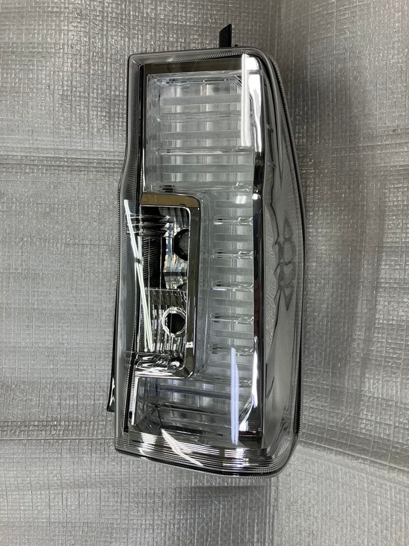 ♦︎ダイハツ★タントカスタムLA600S右純正テールランプ★インナーメッキ★