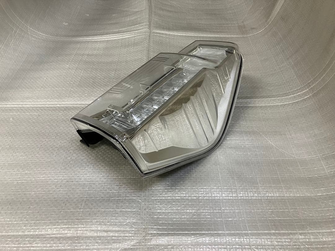 ♦︎ダイハツ★タントカスタムLA600S右純正テールランプ★インナーメッキ★