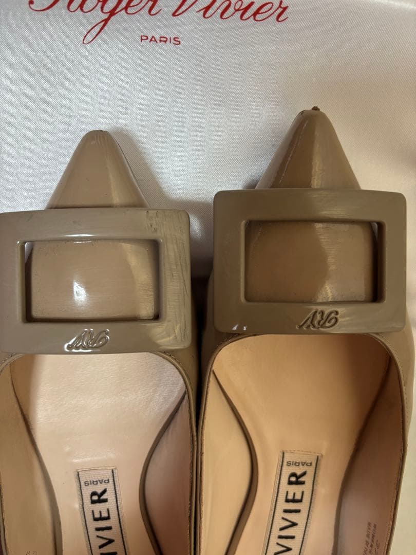 Roger Vivier ベージュ フラットシューズ