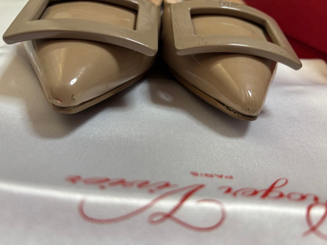 Roger Vivier ベージュ フラットシューズ