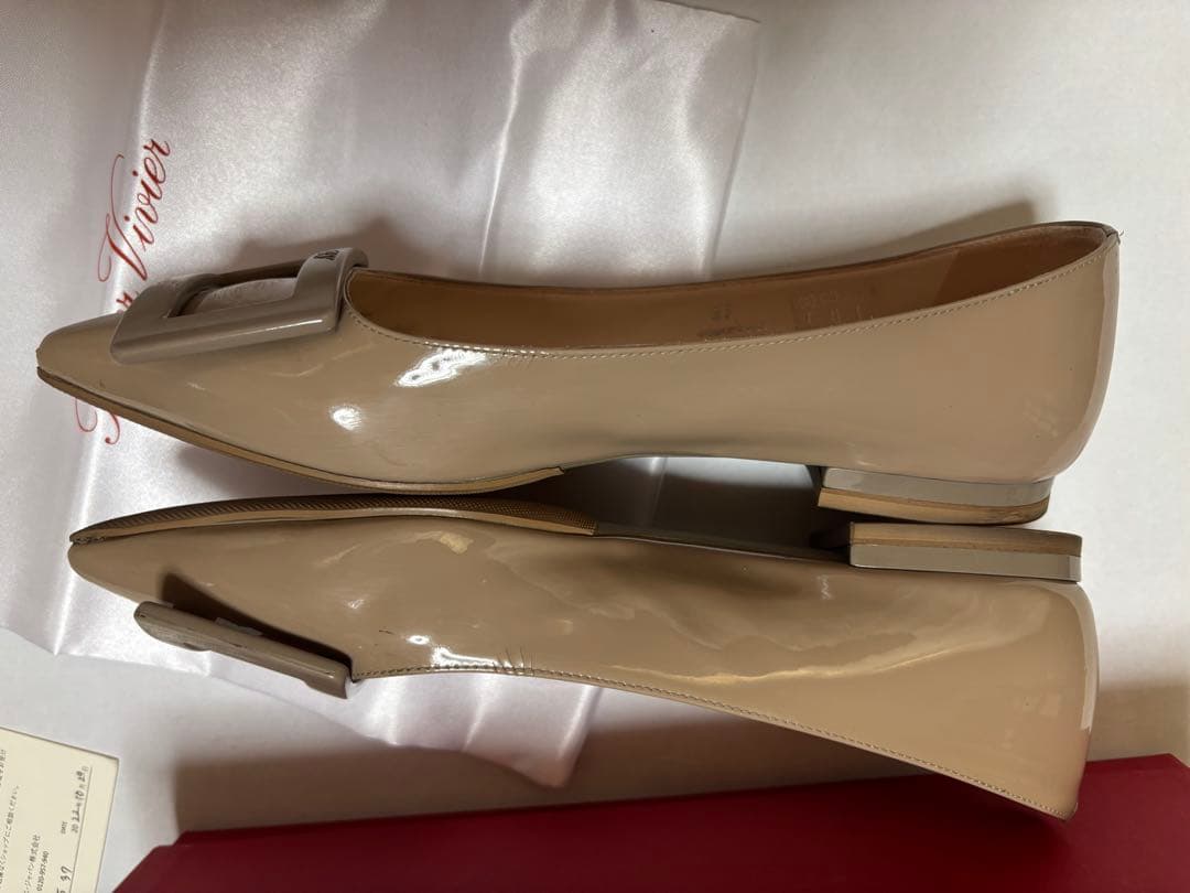 Roger Vivier ベージュ フラットシューズ