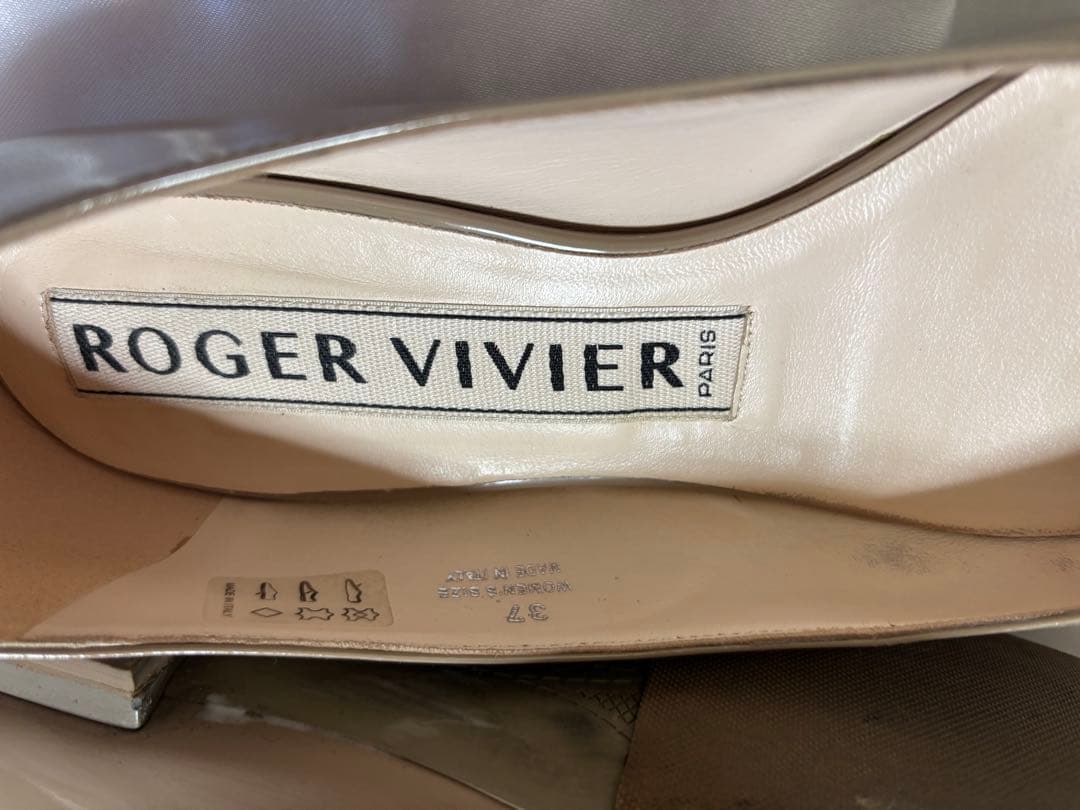 Roger Vivier ベージュ フラットシューズ