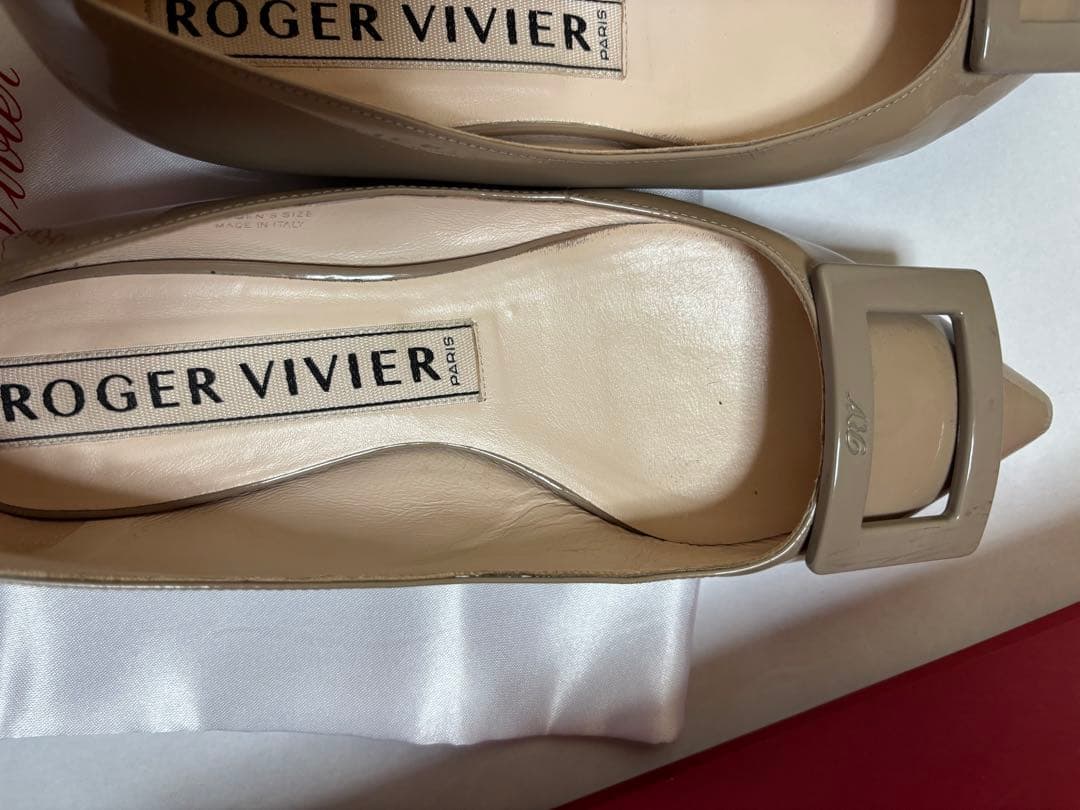 Roger Vivier ベージュ フラットシューズ
