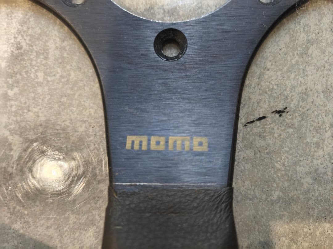 momo ステアリング tuner 32パイ