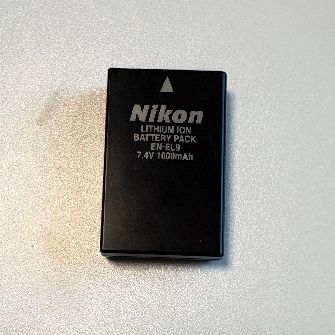 Nikon デジタル一眼レフカメラ D40 レンズ付き