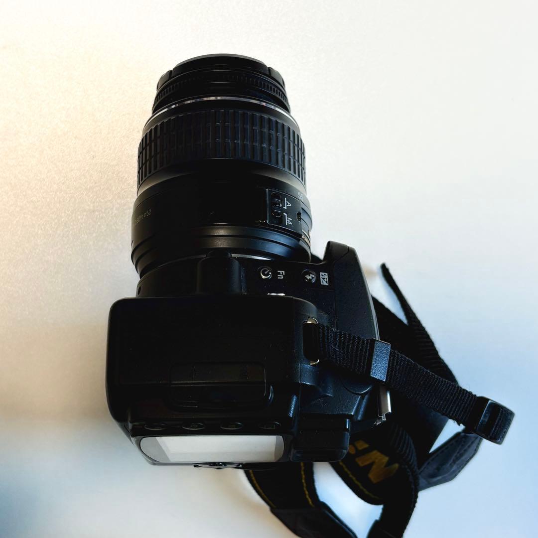 Nikon デジタル一眼レフカメラ D40 レンズ付き