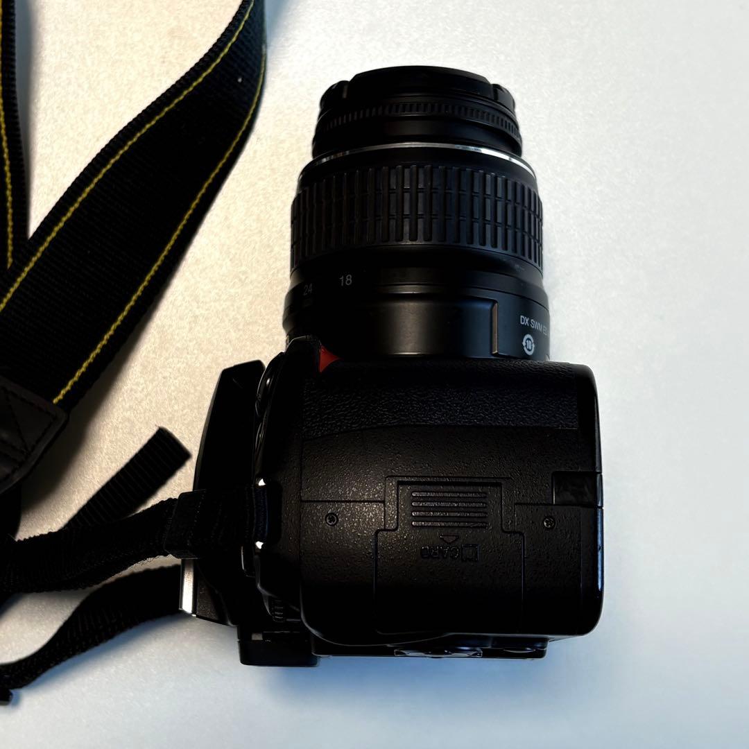 Nikon デジタル一眼レフカメラ D40 レンズ付き