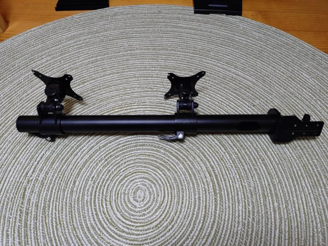 PCモニターKH240V(IODATA) x ２台 + 上下配置モニターアーム