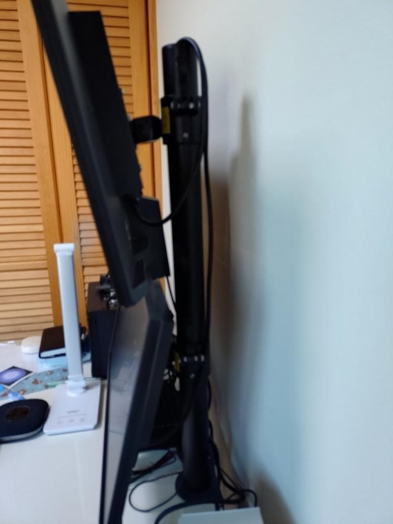 PCモニターKH240V(IODATA) x ２台 + 上下配置モニターアーム