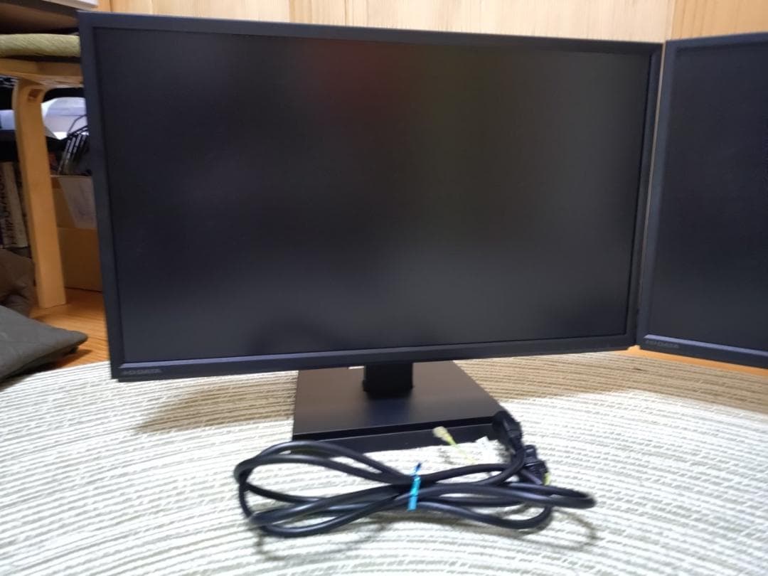 PCモニターKH240V(IODATA) x ２台 + 上下配置モニターアーム