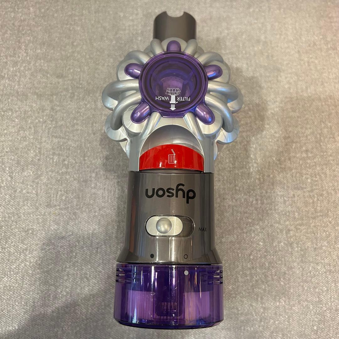 Dyson V7 Advanced SV37 本体と付属品