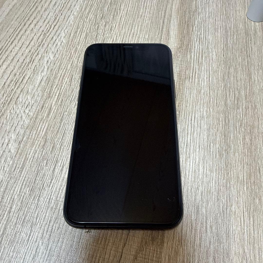 iPhone 11pro au 64ギガ