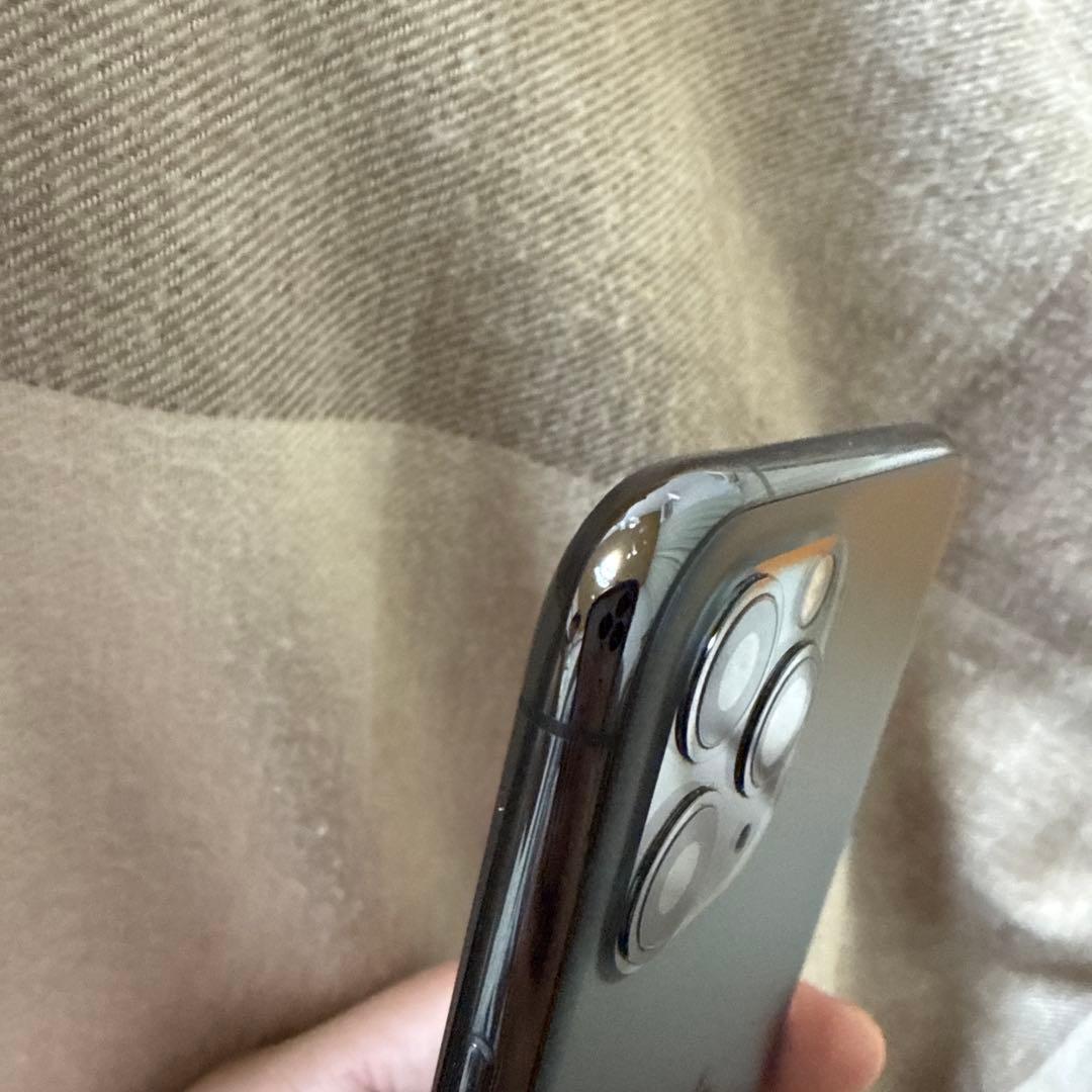 iPhone 11pro au 64ギガ