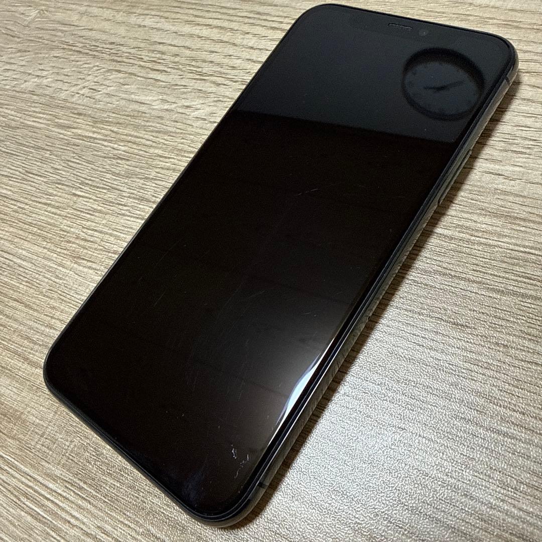 iPhone 11pro au 64ギガ