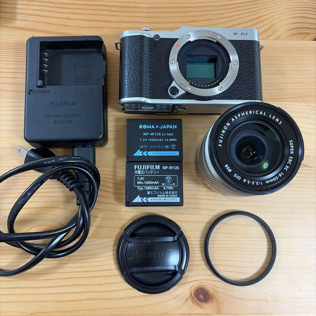 Fujifilm X-A1 ミラーレスカメラ 本体+レンズ