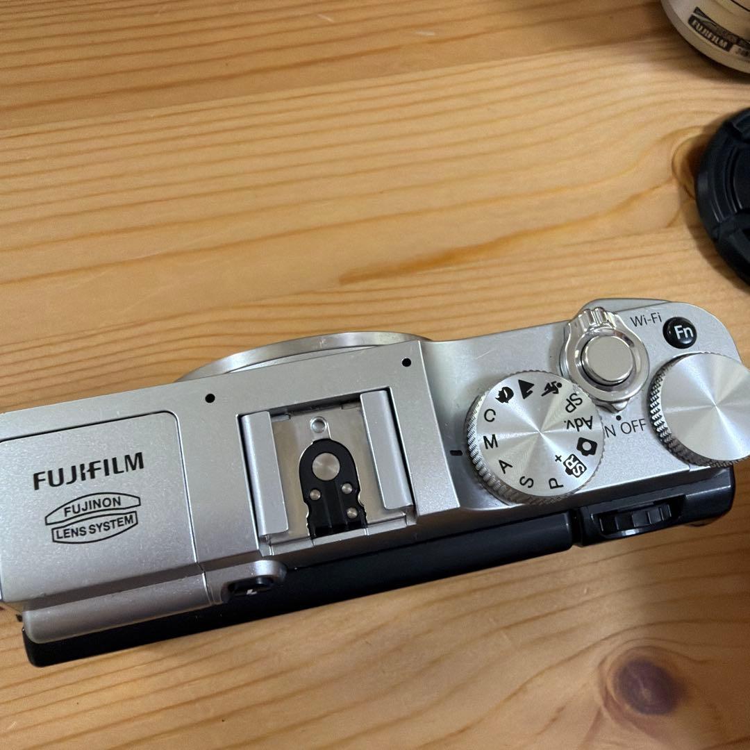 Fujifilm X-A1 ミラーレスカメラ 本体+レンズ