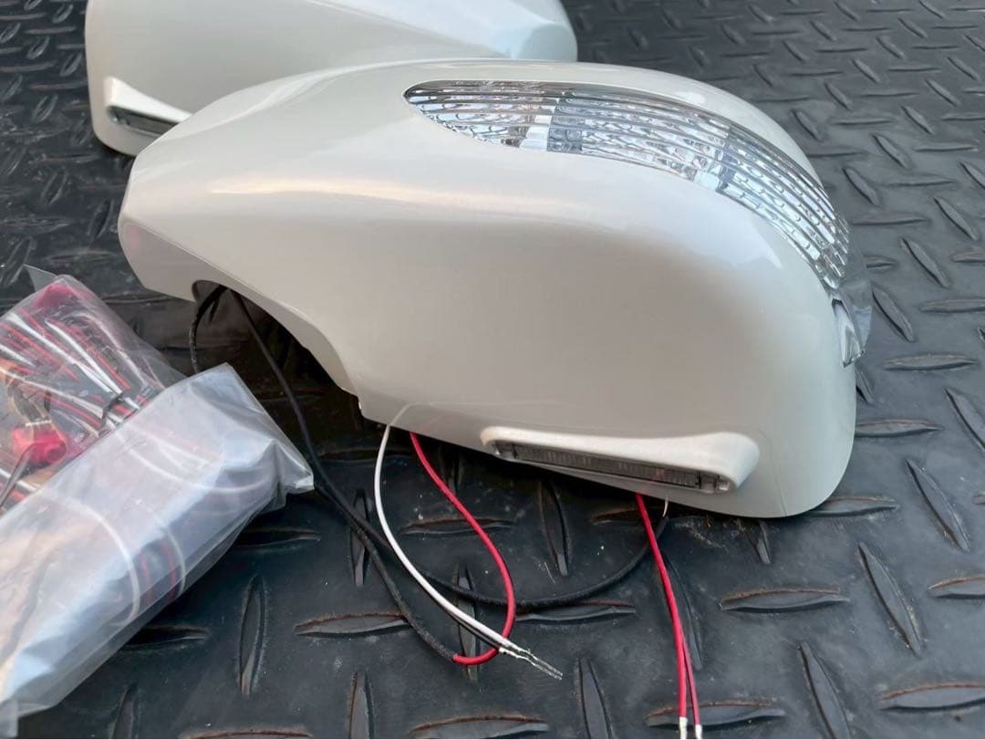 純正交換　LED ウインカードアミラー　20セルシオ　17クラウン　マジェスタ