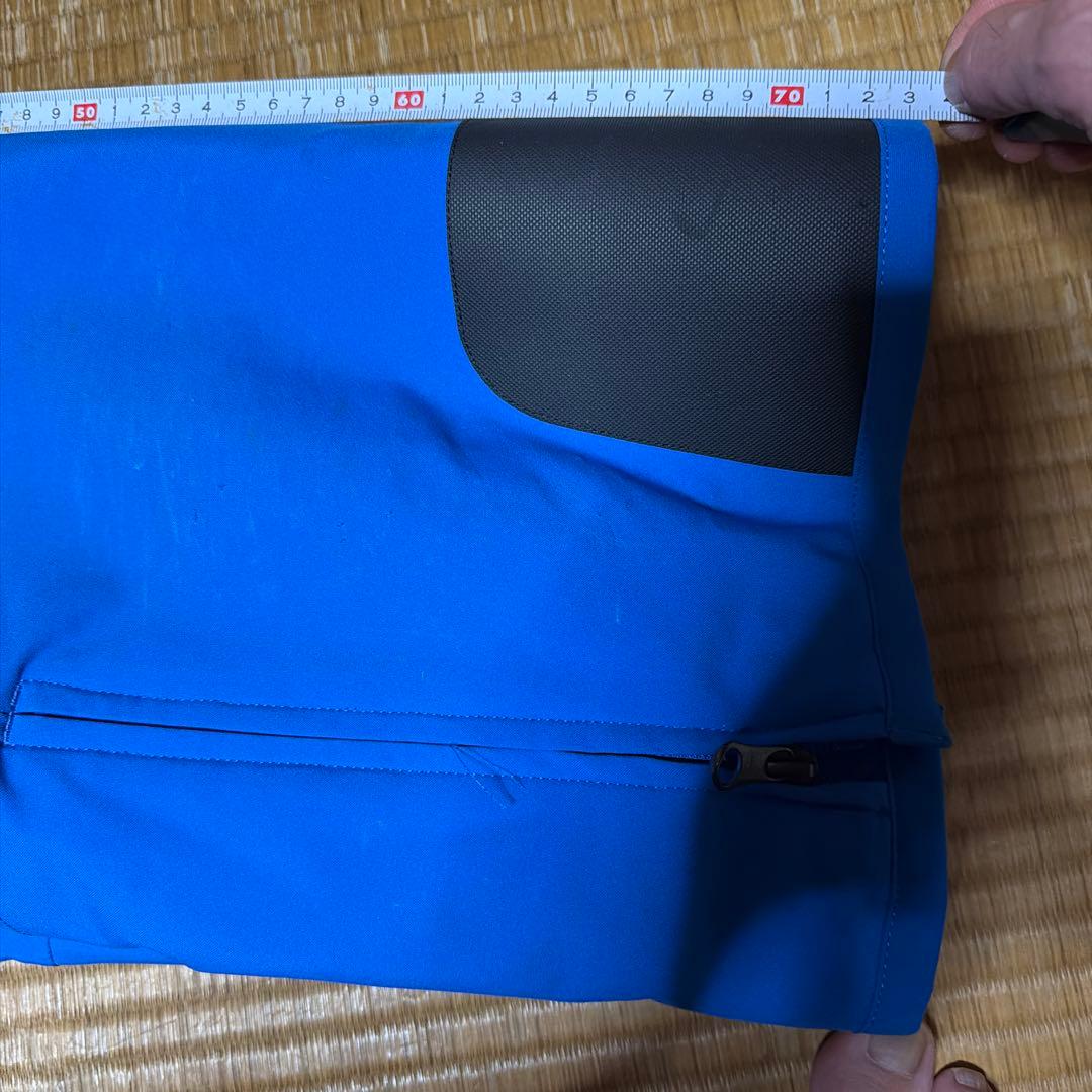 オンヨネスキーウェア 青色 フード付き