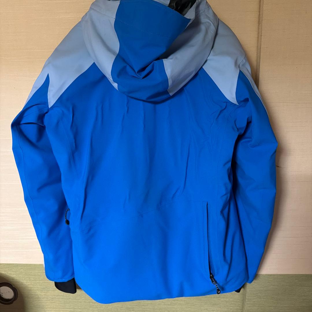 オンヨネスキーウェア 青色 フード付き