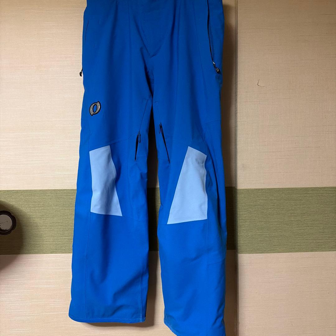 オンヨネスキーウェア 青色 フード付き