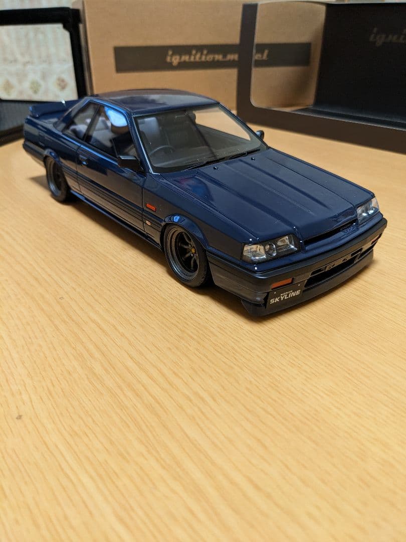 イグニッションモデル1/18　ニッサン スカイライン GTS-R(R31)