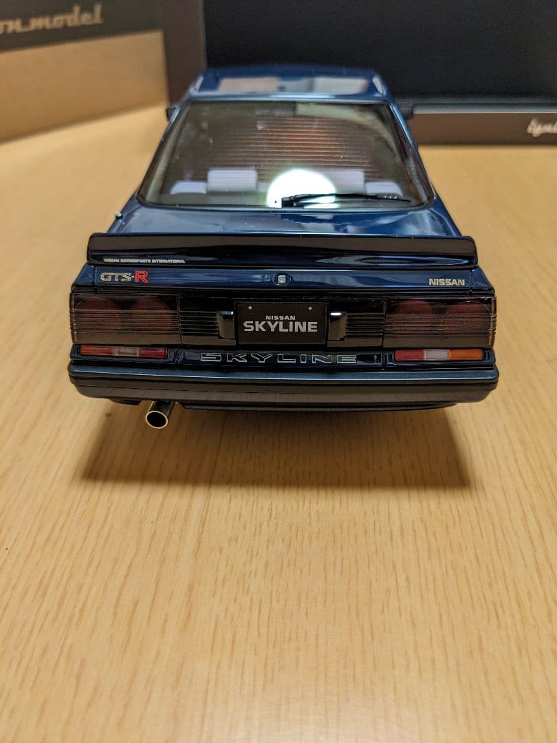 イグニッションモデル1/18　ニッサン スカイライン GTS-R(R31)