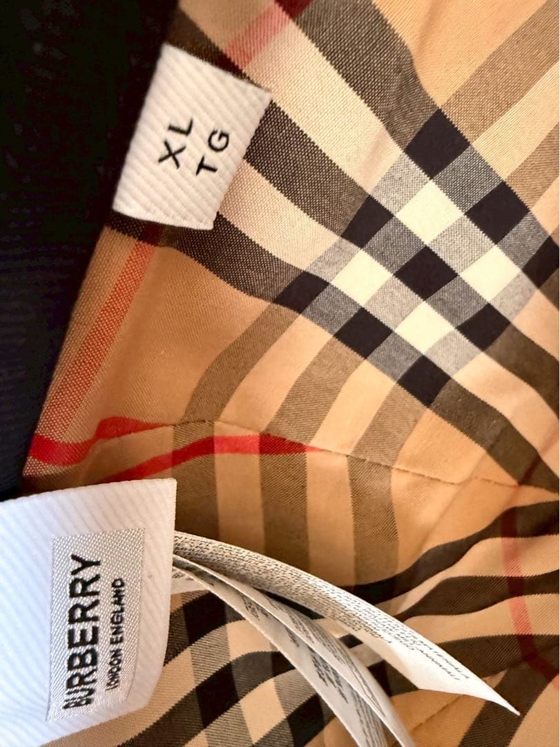 Burberryキャップタグ付正規品ブラック/ノバチェックsize XL