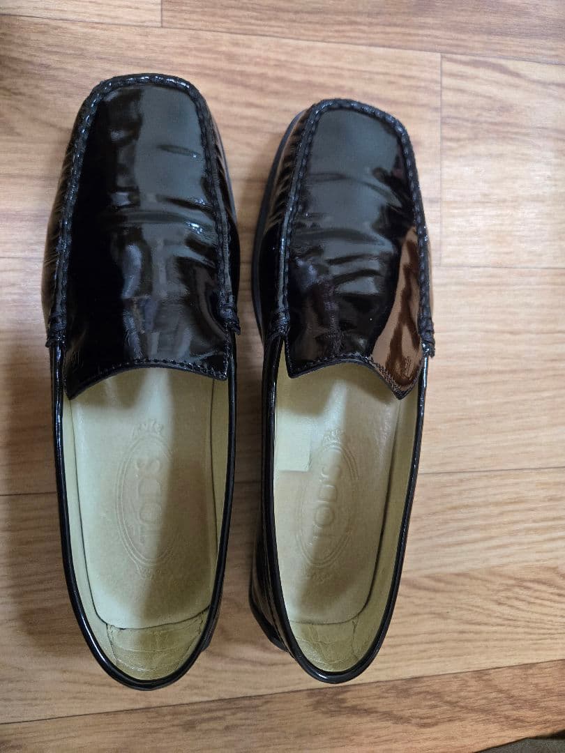 007　TOD'S 　ドライビングシューズ エナメル