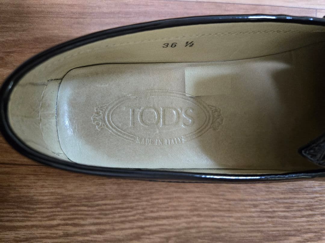 007　TOD'S 　ドライビングシューズ エナメル