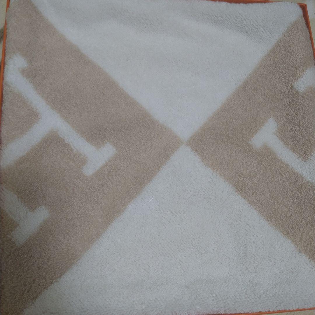 HERMES Hロゴ タオル ベージュ ホワイト