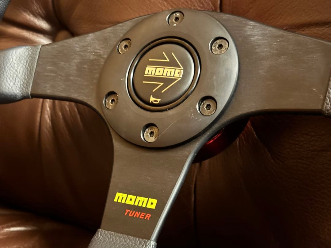 MOMO TUNER ステアリング　ハンドル