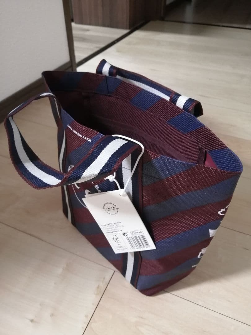 【最新作！イギリス限定！アニヤ・ハインドマーチ　ミニユニバーサルバック】