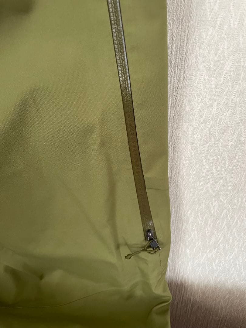 パタゴニア 女性用 Mサイズ スノーボードウェア　ビブ