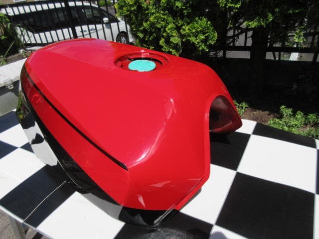 Kawasaki GPZ900R GPZ750R ガソリンタンク 中古良品